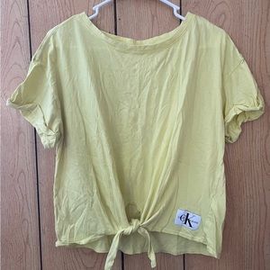 Cute yellow casual tee, brand Calvin Klein, size Large